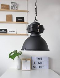 hanglamp-zwart-eettafel-industrieel