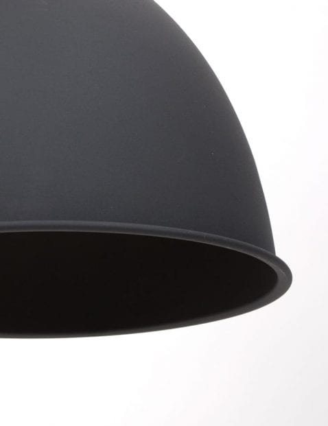 mat-zwarte-grote-hanglamp