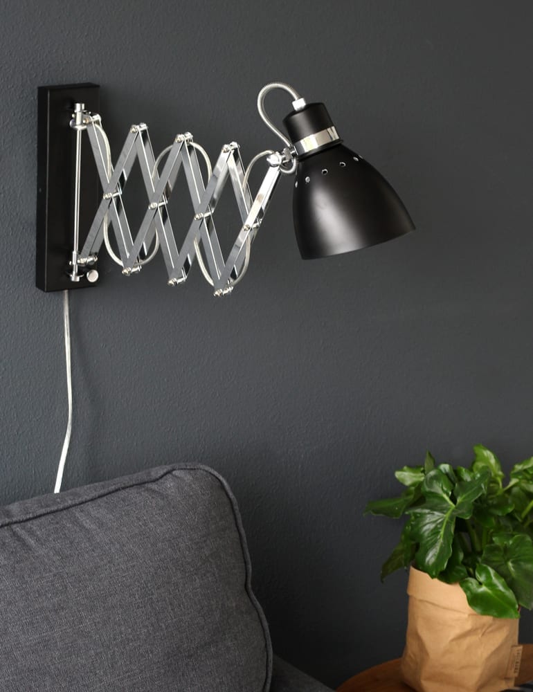 uitschuifbare wandlamp zwart