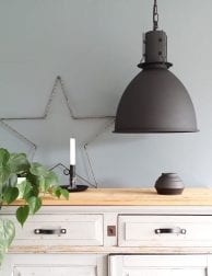 zwarte-hanglamp-scandinavische-setting_1