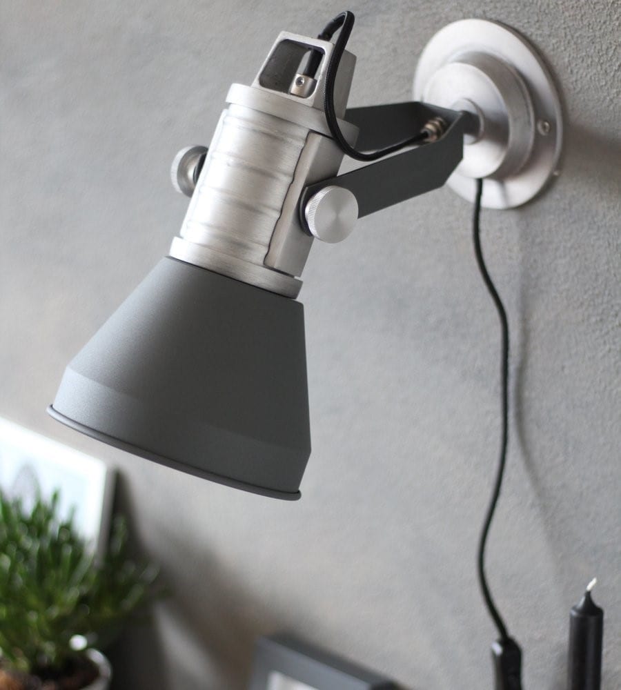 Brusk muurlamp