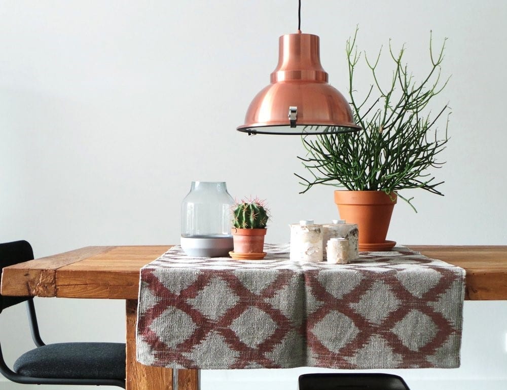 Hanglamp koper boven tafel