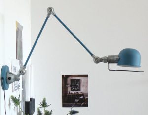 blauwe wandlamp