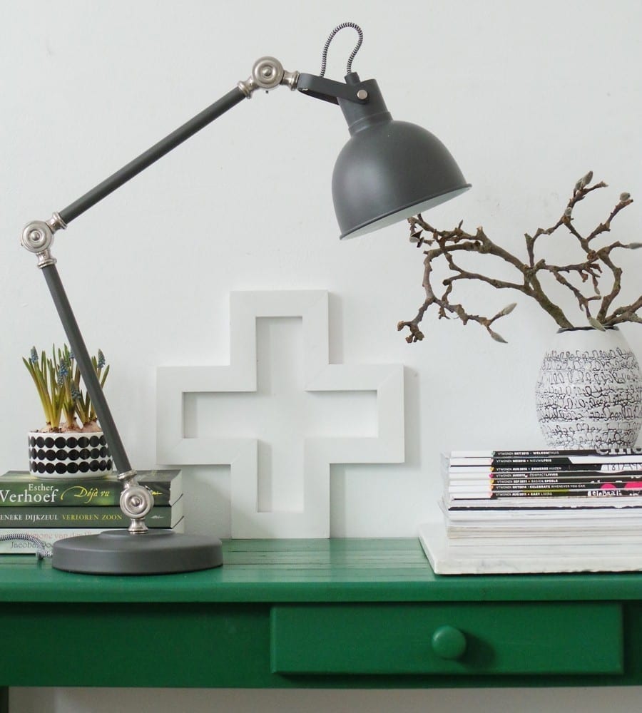 grijze bureaulamp