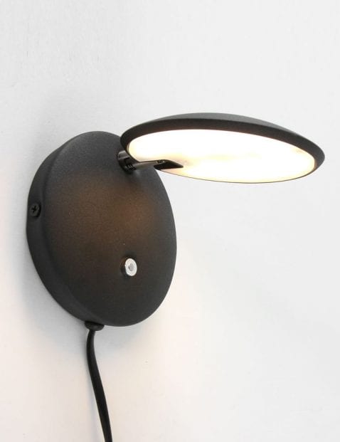 unieke_zwarte_led_wandlamp_1