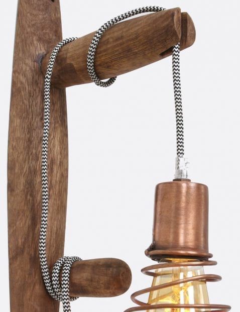 wandlamp van koper en hout met spiraalkap