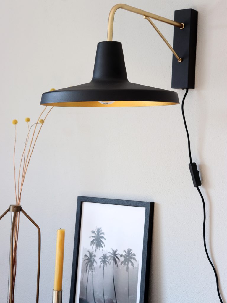 Wandlamp-goud-met-zwart