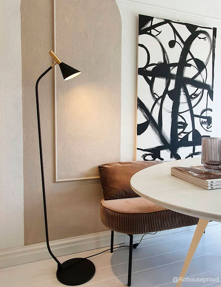 kolonie subtiel Paine Gillic Staande lamp met minimalistisch design Anne Lighting Anne's Choice  zwart/goud - Directlampen.nl