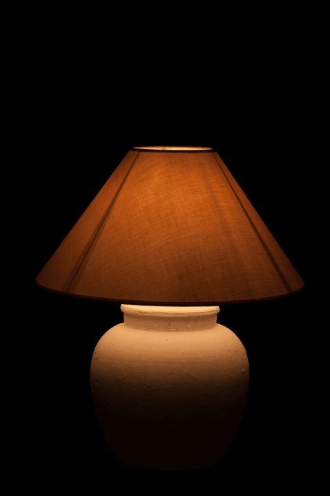 klassieke-wit-met-beige-tafellamp-jolipa-mark-2