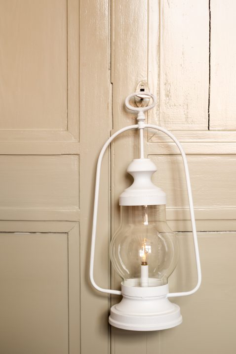 klassieke-witte-tafellamp-lantaarn-jolipa-louise-1