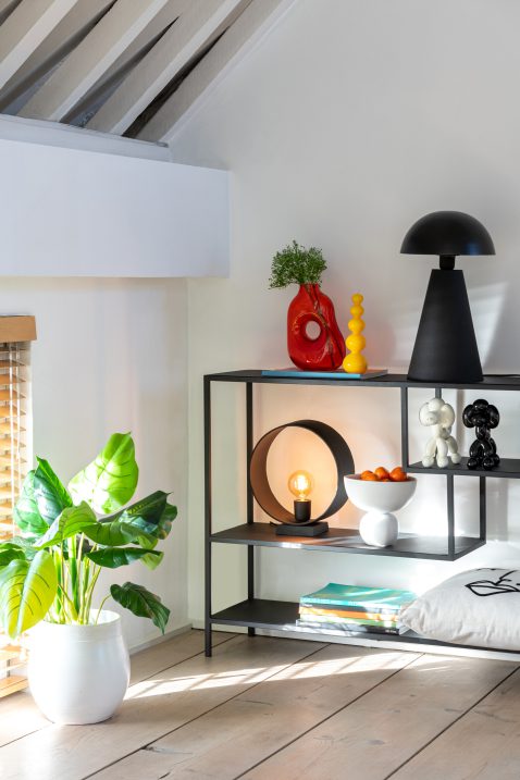 moderne-zwarte-tafellamp-bolvormige-kap-jolipa-mushroom-8