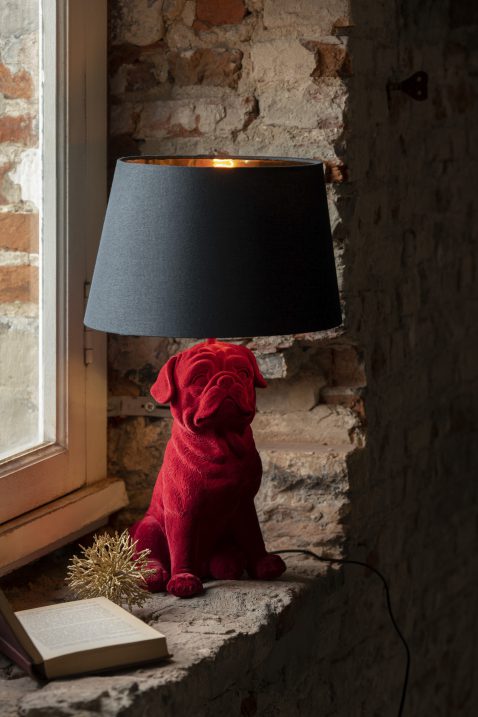 moderne-zwarte-tafellamp-rode-hond-jolipa-bobbie-1