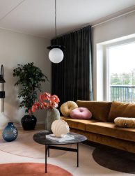 retro-zwart-met-witte-hanglamp-byon-lush-1