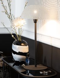retro-zwart-met-witte-tafellamp-jolipa-mushroom-1