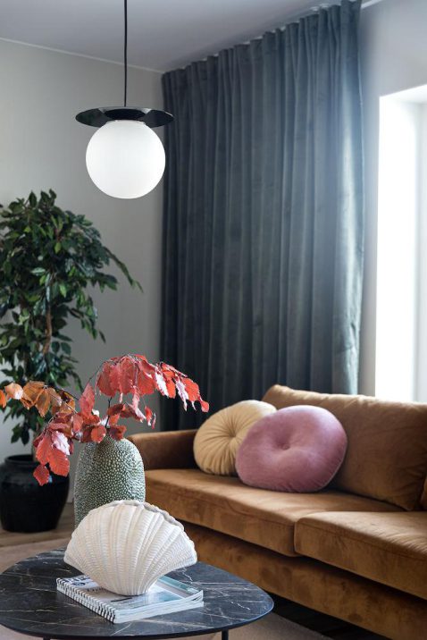 retro-zwarte-ronde-wandlamp-byon-lush-1