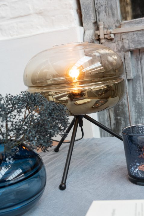 retro-zwarte-tafellamp-bruin-rookglas-jolipa-ginny-1