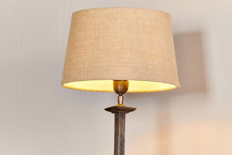 rustieke-beige-met-gouden-vloerlamp-nkuku-sahhil-2