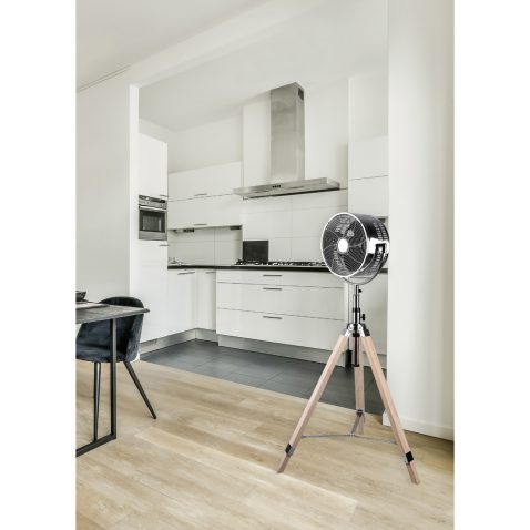 Bright dining room