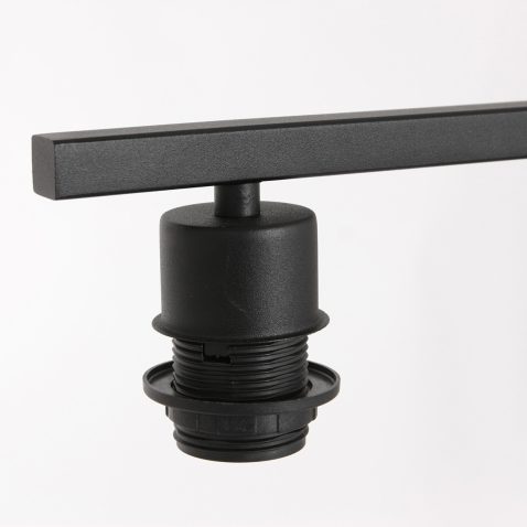 moderne-strakke-tafellamp-met-rotan-kap-tafellamp-steinhauer-stang-mat-zwart-armatuur-en-een-naturel-kleurige-kap.-3716zw-3