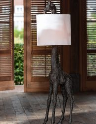 moderne-witte-tafellamp-met-giraf-jolipa-giraffe-1