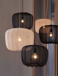 rustieke-zwarte-ronde-hanglamp-gaas-light-and-living-plumeria-1