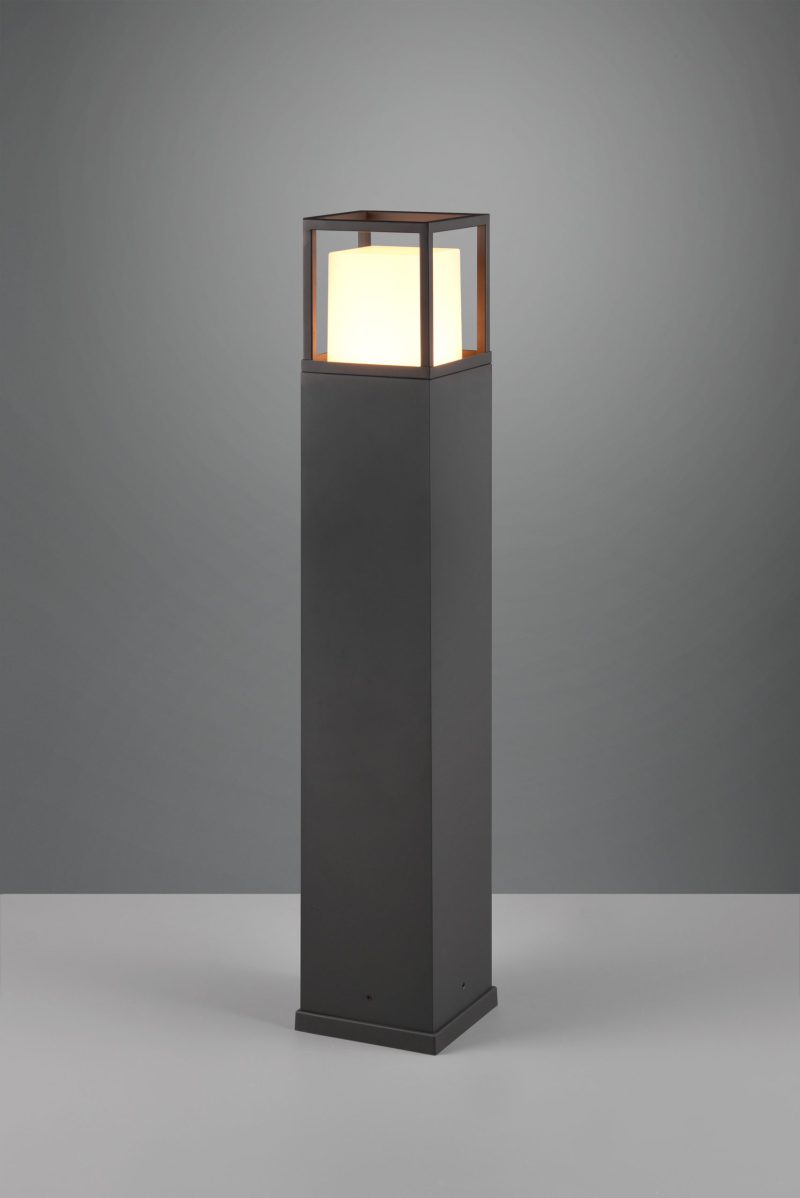 moderne-antracieten-lamp-op-paal-witham-477860142-3
