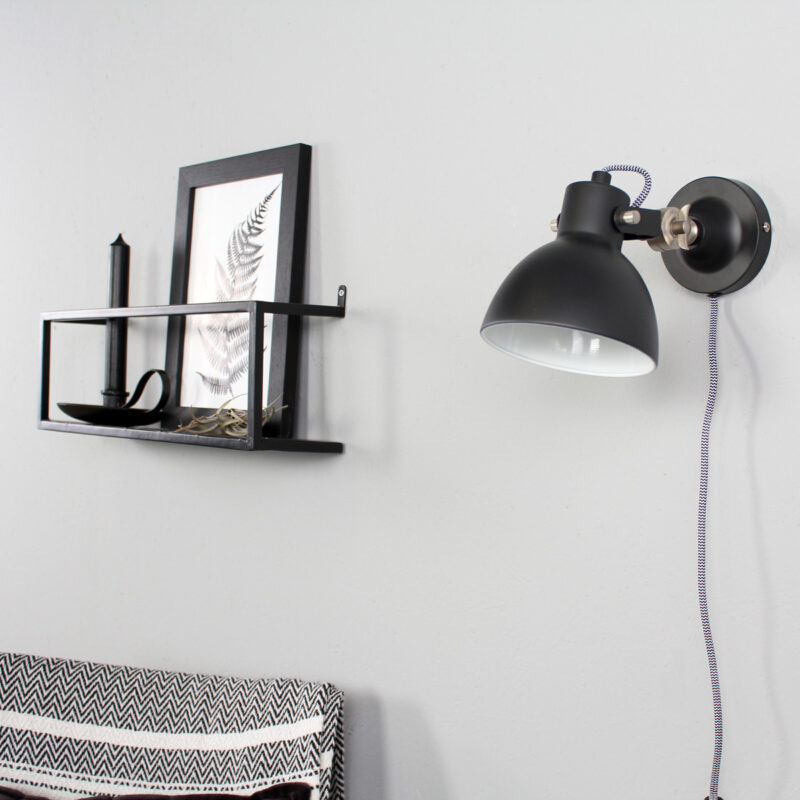 mexlite-wandlamp-cera-zwart-metaal-bedlampje-e14-7647zw-1