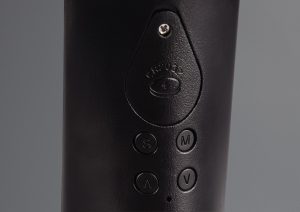 moderne-zwarte-tafellamp-met-klok-reality-francy-r52691102-1