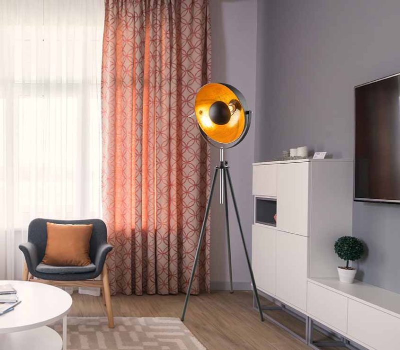Industriële driepoot vloerlamp koepelkap zwart/goud Globo Lenn - Afbeelding 2