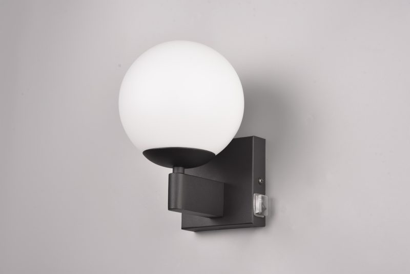 Moderne zwarte wandlamp met wit melkglas Kula - Afbeelding 3