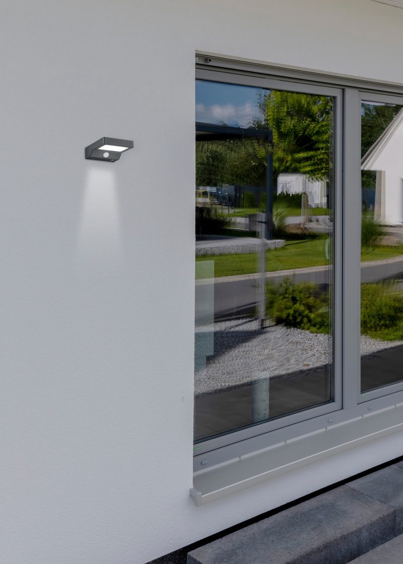 Vierkante antraciet buiten wandlamp solar Fomosa - Afbeelding 2