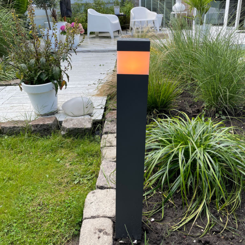 Staande zwarte buitenlamp