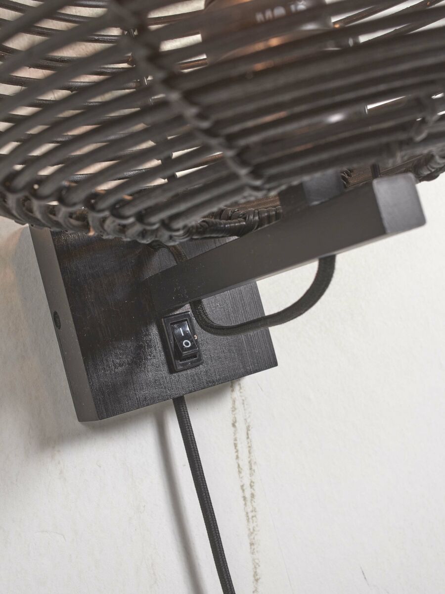 good&mojo-wandlamp-tanami-zwart-metaalrotan-ø18cm-e27-tanami/w25/b-06