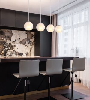 globo-hanglamp-barry-staal-glas-groteeettafellamp-e27-15749n-4h-1