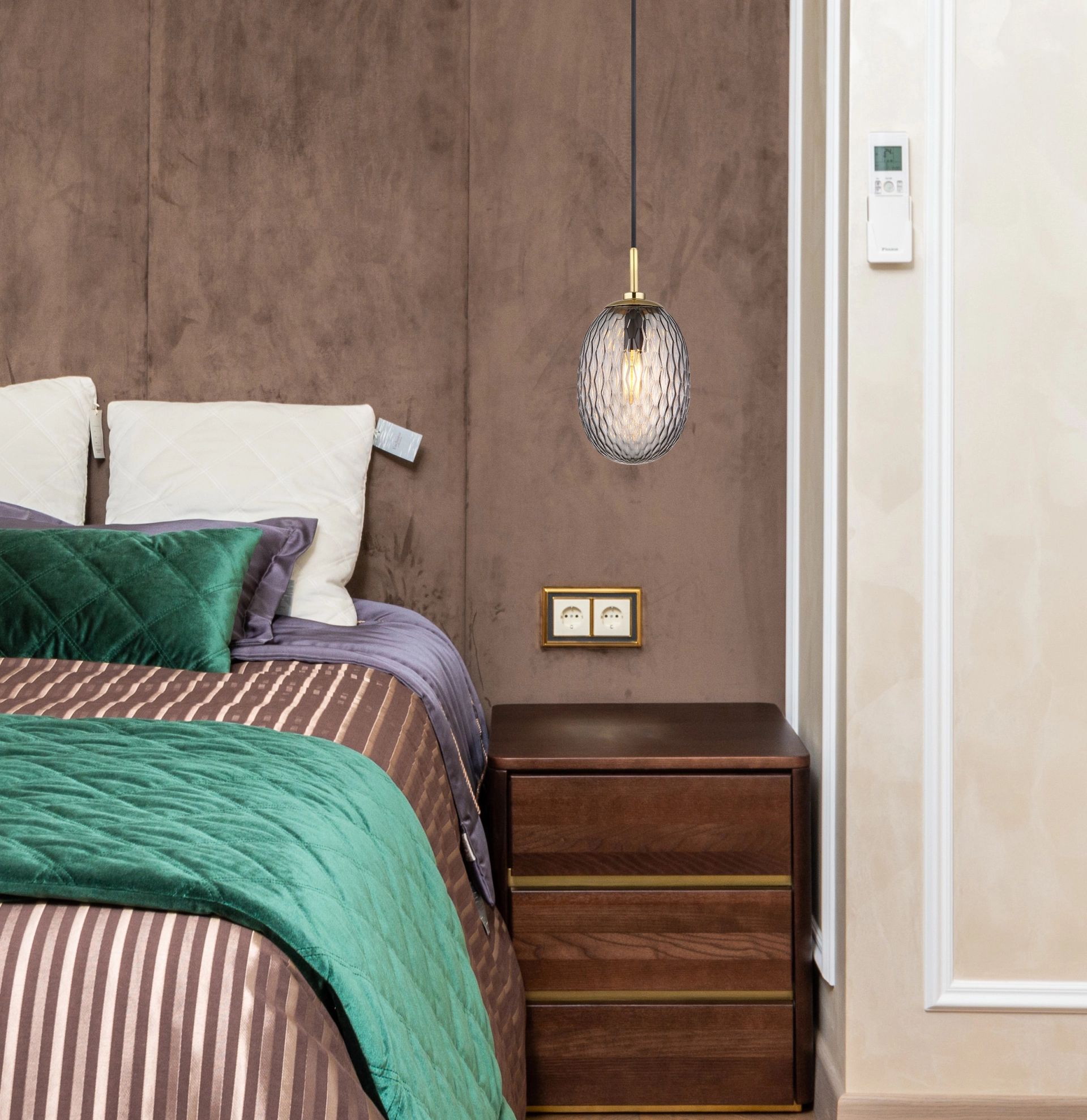 globo-hanglamp-devin-goud-glas-ø15cm-e14-15899h1-1