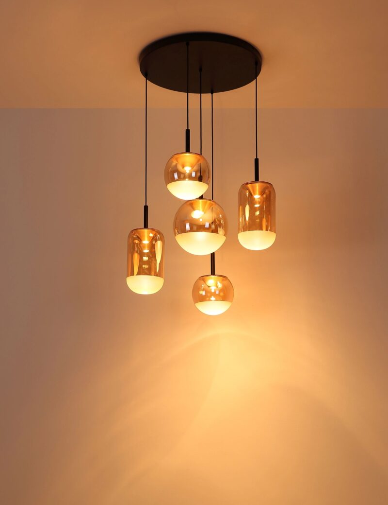 globo-hanglamp-severin-amberkleurig-glas-ø71cm-led-16057-5h-1