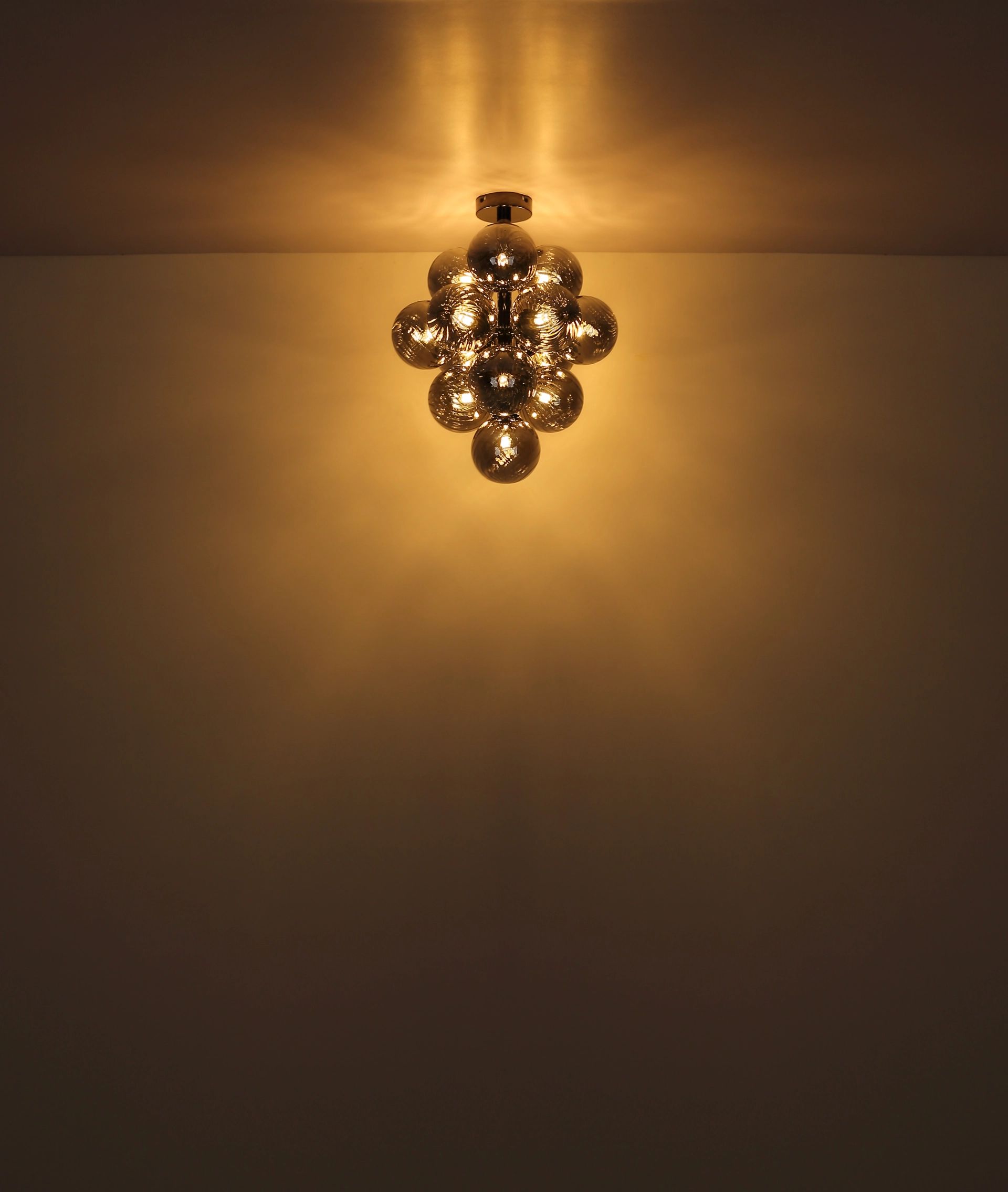 globo-plafonniere-conor-antraciet-glas-ø40cm-g9-56146dg-1