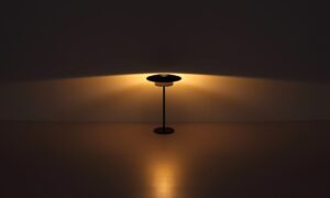 globo-tafellamp-kyler-zwart-metaal-ø18cm-led-21024s-1