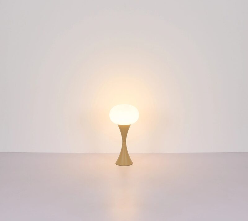 globo-tafellamp-lula-beige-metaal-ø18cm-e14-21027sa-1