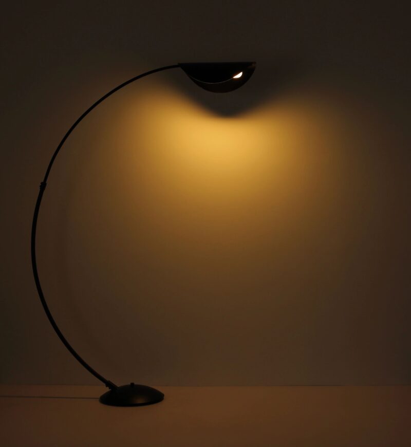 globo-tafellamp-robles-zwart-metaal-booglamp-led-58032s-1