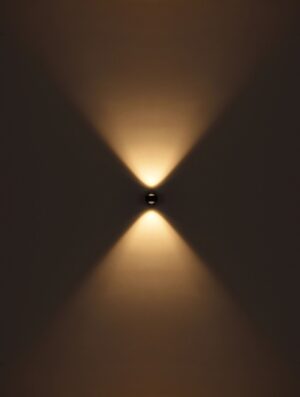 globo-wandlamp-randi-zwart-metaal-led-78290b-1