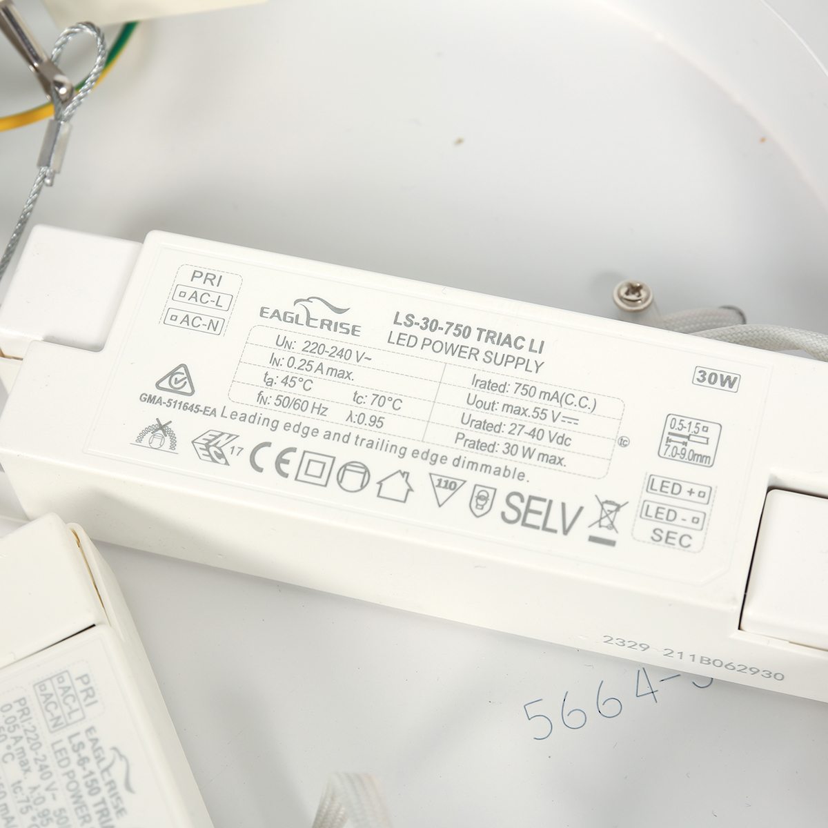 zwarteplafondlampmetgeïntegreerdledpaneelsteinhauerflady-18