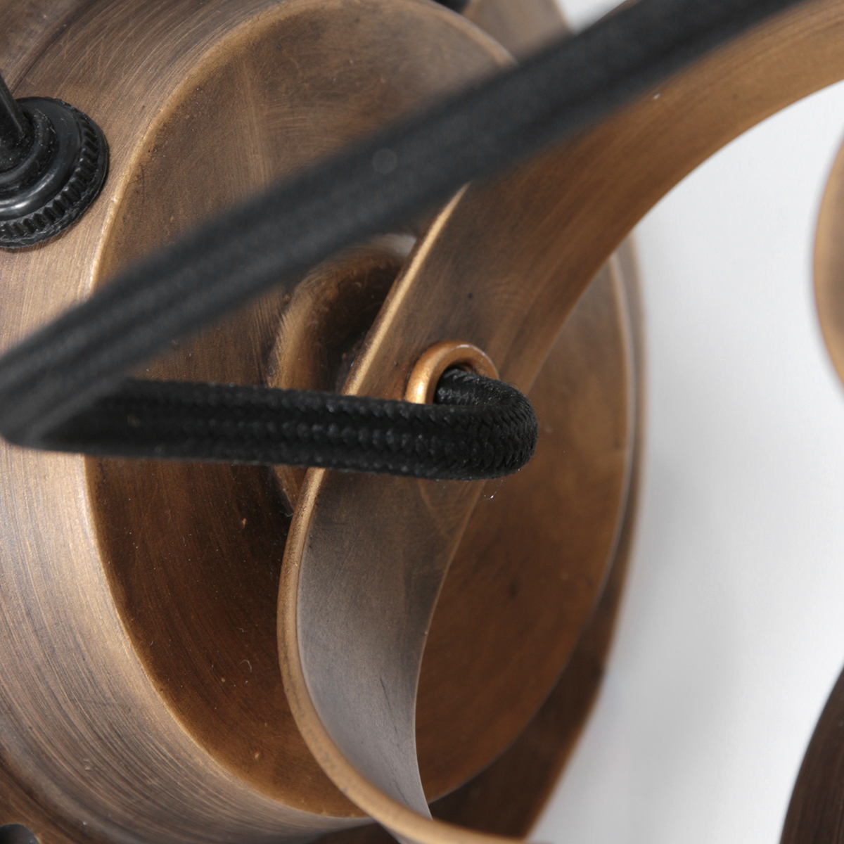 annelighting-wandlamp-sprocket-brons-metaal-opbouwspot-e27-3357br-11