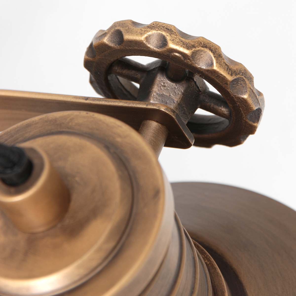 annelighting-wandlamp-sprocket-brons-metaal-opbouwspot-e27-3357br-15