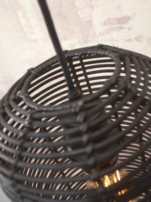 good&mojo-hanglamp-tanami-zwart-metaalrotan-ø18cm-e27-tanami/h35/b-11
