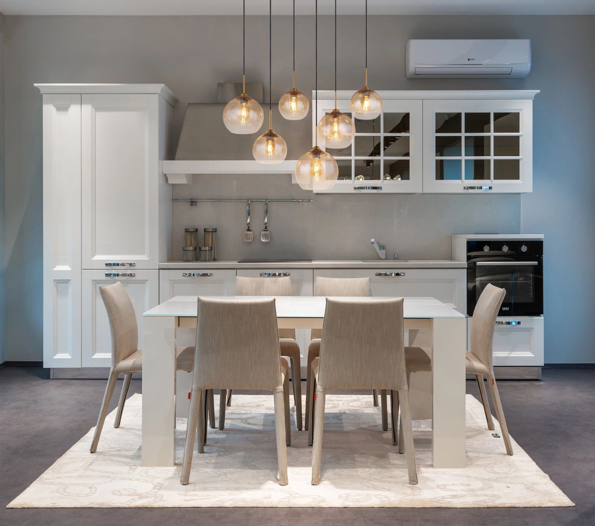 globo-hanglamp-jamessa-amberkleurig-glas-groteeettafellamp-e27-15788-6h-4