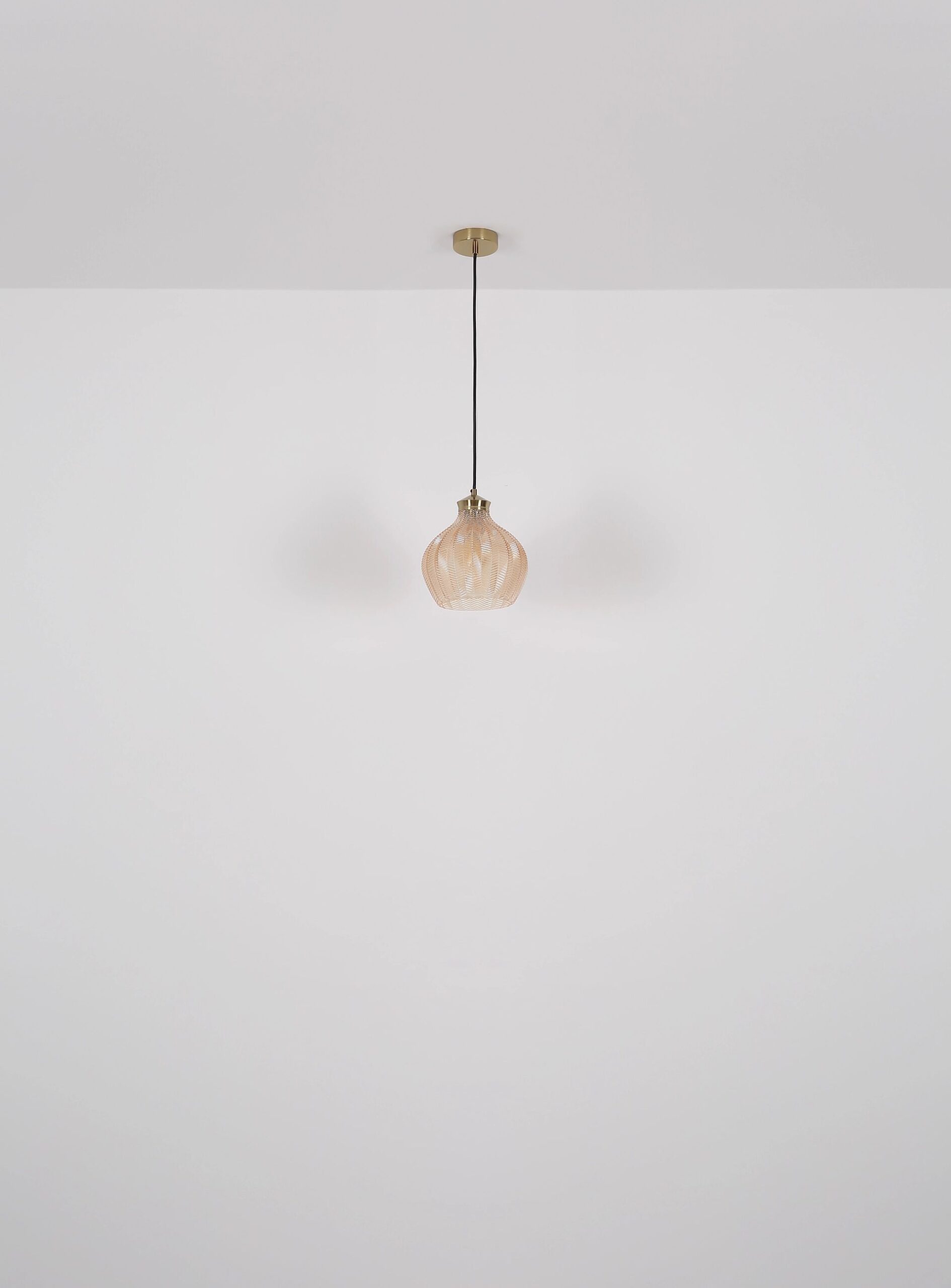 globo-hanglamp-jessica-amberkleurig-glas-ø22cm-e27-15898h-5