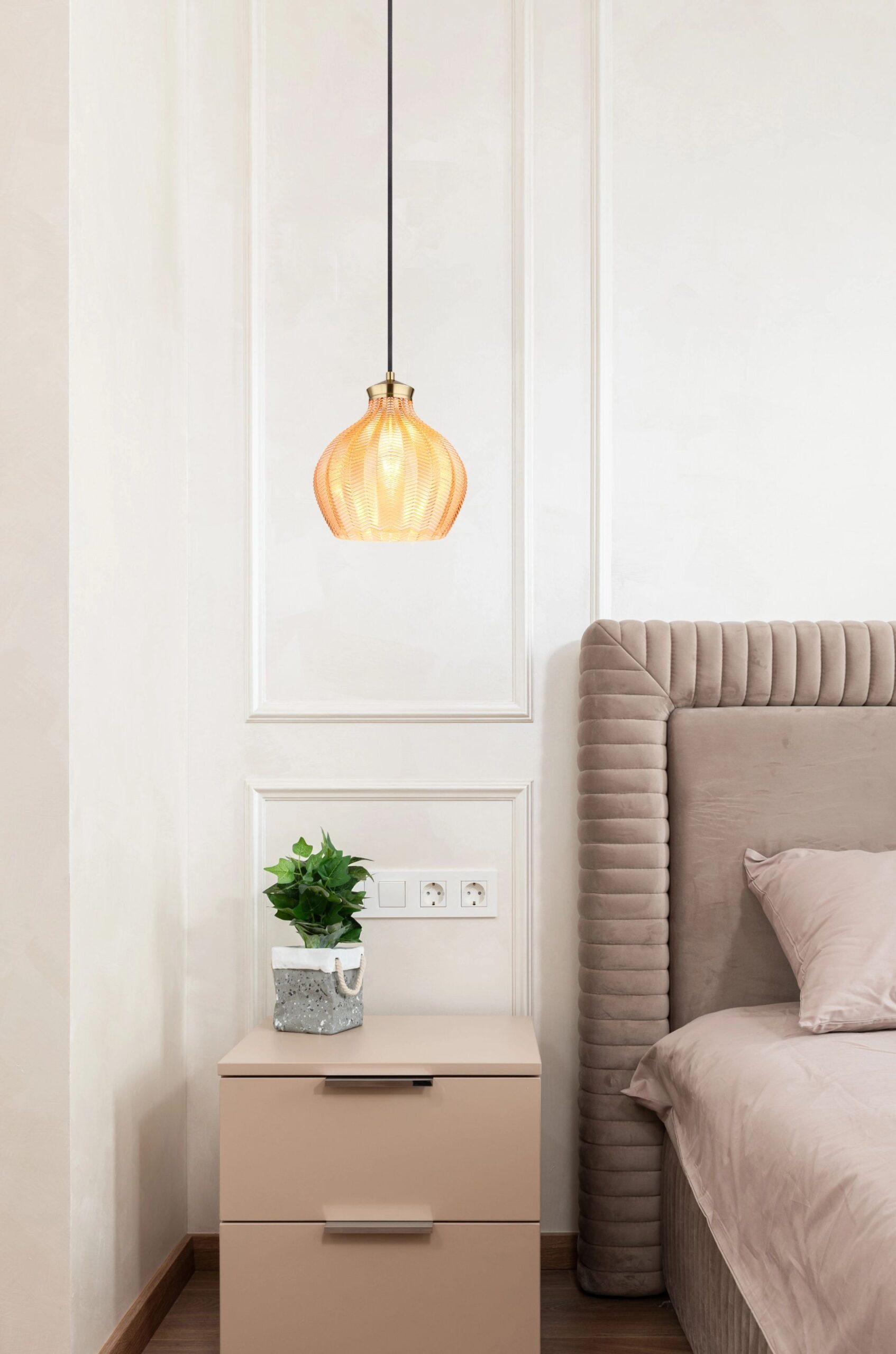 globo-hanglamp-jessica-amberkleurig-glas-ø22cm-e27-15898h-6