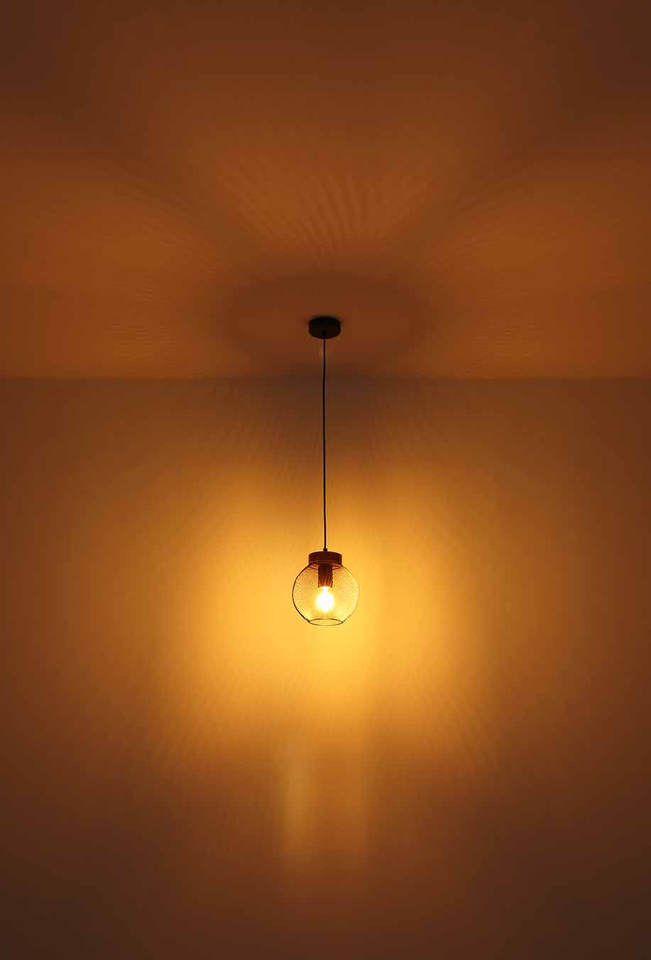 globo-hanglamp-pablo-zwart-metaal-ø44cm-e27-15663-3h-3