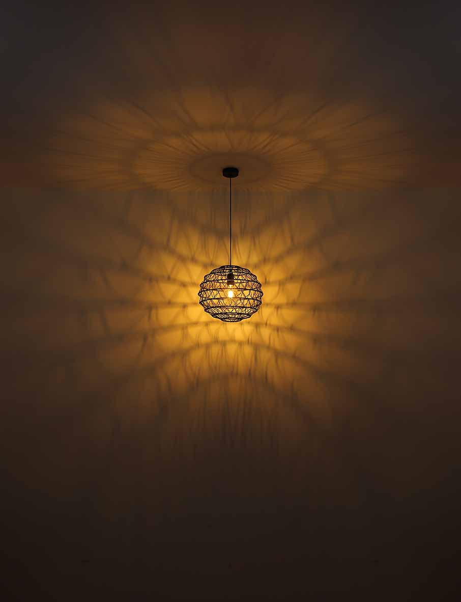 globo-hanglamp-senni-zwart-metaal-ø29cm-e27-15689h-3